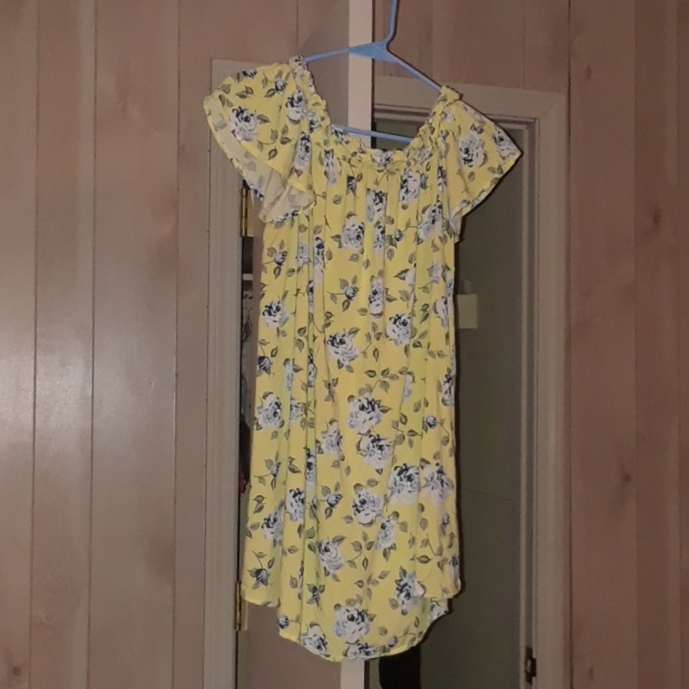 Sundress, super cute on 💛